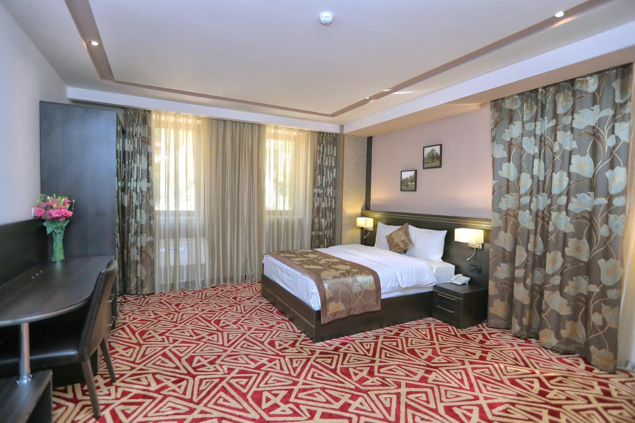 Aghveran Ararat Resort Hotel Arzakan Екстер'єр фото